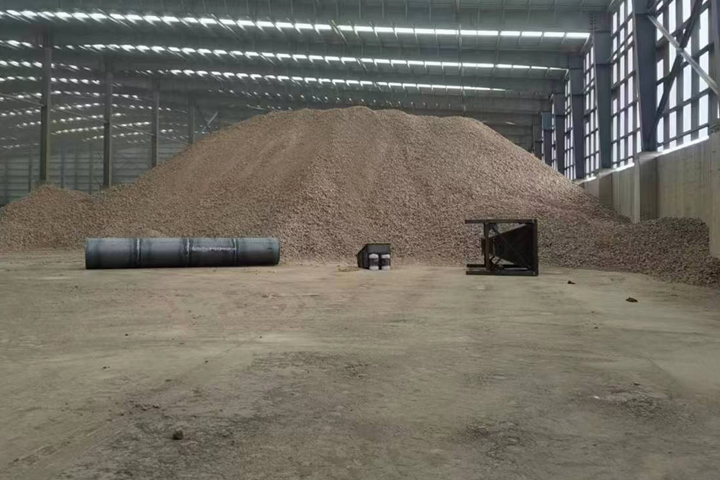 礦石烘干機是東鼎干燥針對冶金建材行業推出的專用烘干設備，具有產能大、耐磨損、熱能消耗低、自動化程度高的特點。